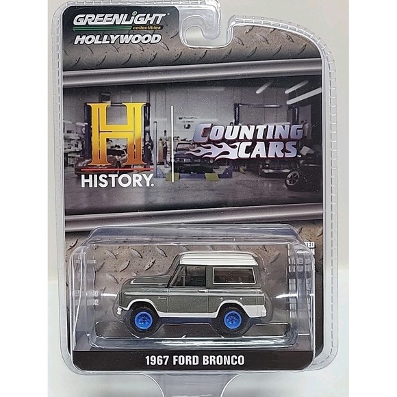 Greenlight Counting Cars Walmart Exclusive Blue Wheel Chase 1967 Ford Bronco - Picture 1 of 6